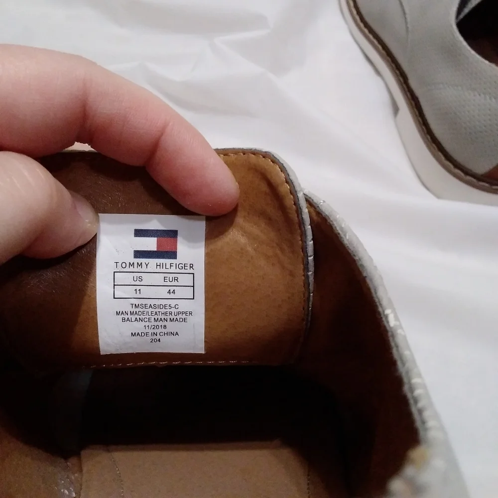 Tommy Hilfiger Seaside Men's 11 Gray EXCELLENT - Picture 9 of 9